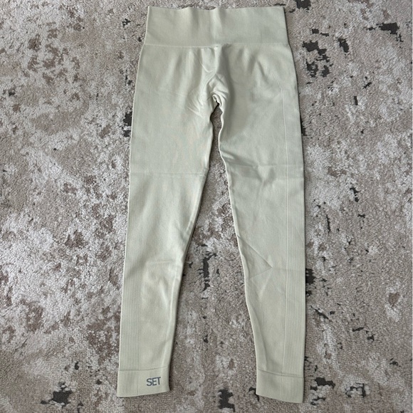 Set Active Leggings Size Medium - Beige - Picture 3 of 4